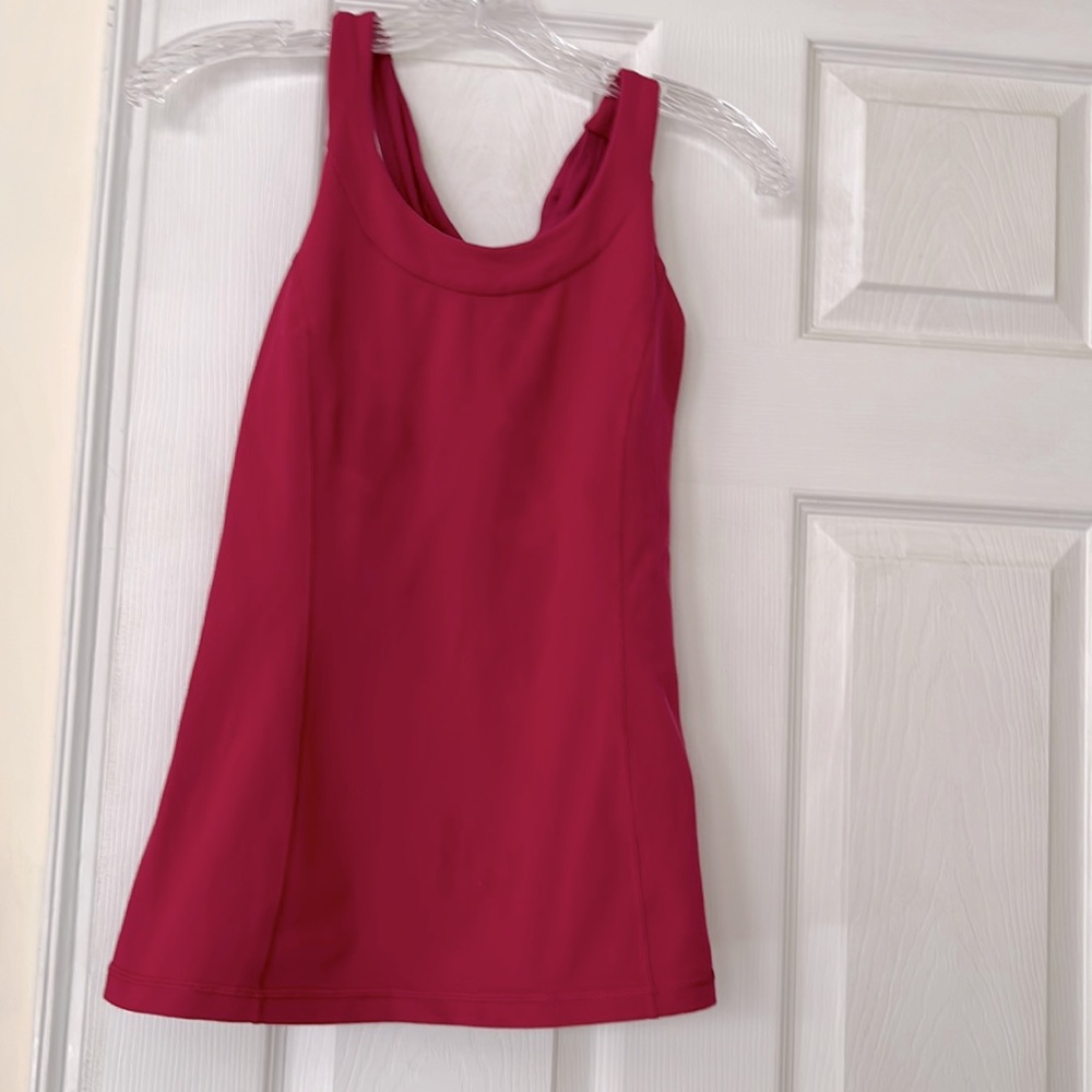 Lululemon tank with built in bra